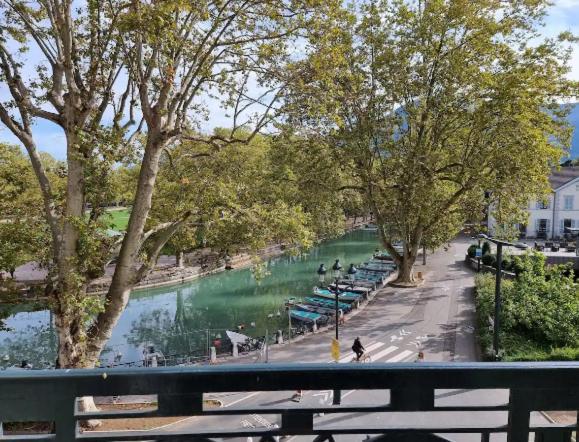 Le Ness - Face Au Pont Des Amours - Majord'Home Annecy Ngoại thất bức ảnh